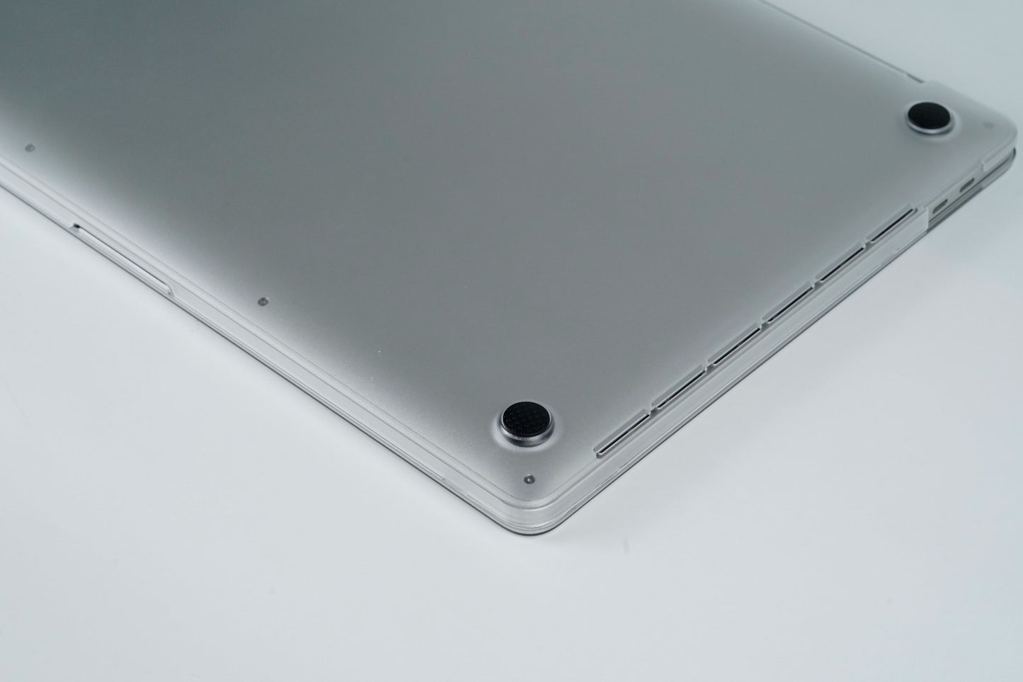 Next One Safeguard zaščita za MacBook Pro 16" - Fog Transparent - iSTYLE SI