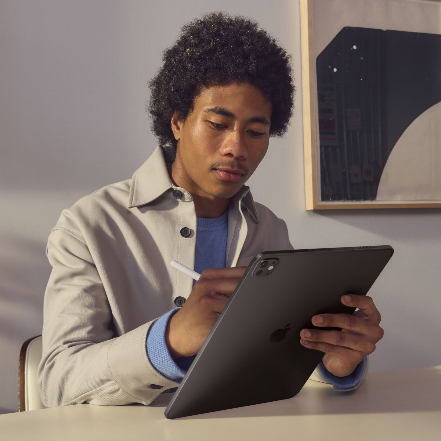 iPad Pro 13 (M4): Wi-Fi + Cellular, 256 GB, standardno steklo - vesoljno črn - iSTYLE SI