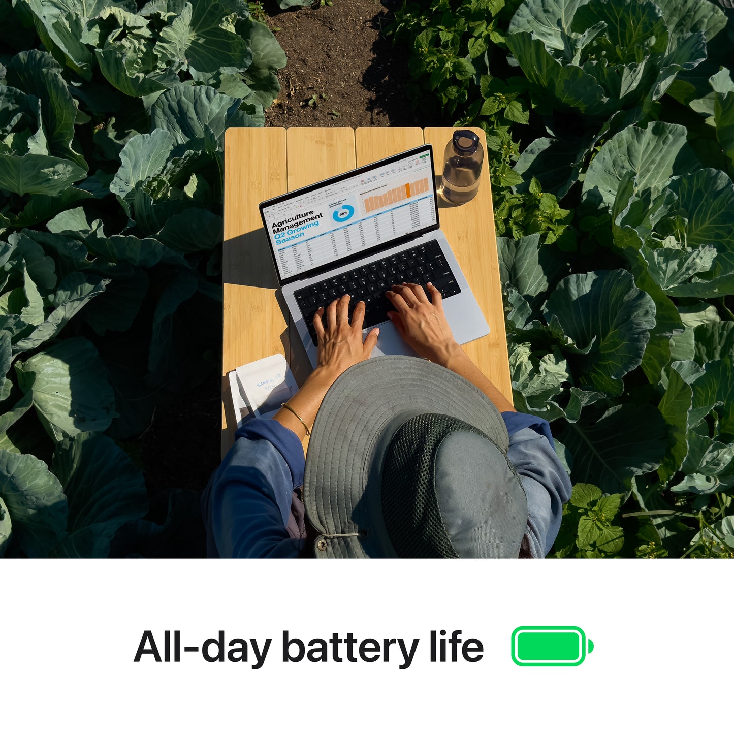 MacBook Pro 14: M4 z 10‑jedrno CPE in 10‑jedrno GPE, 512 GB SSD - vesoljno črn - iSTYLE SI