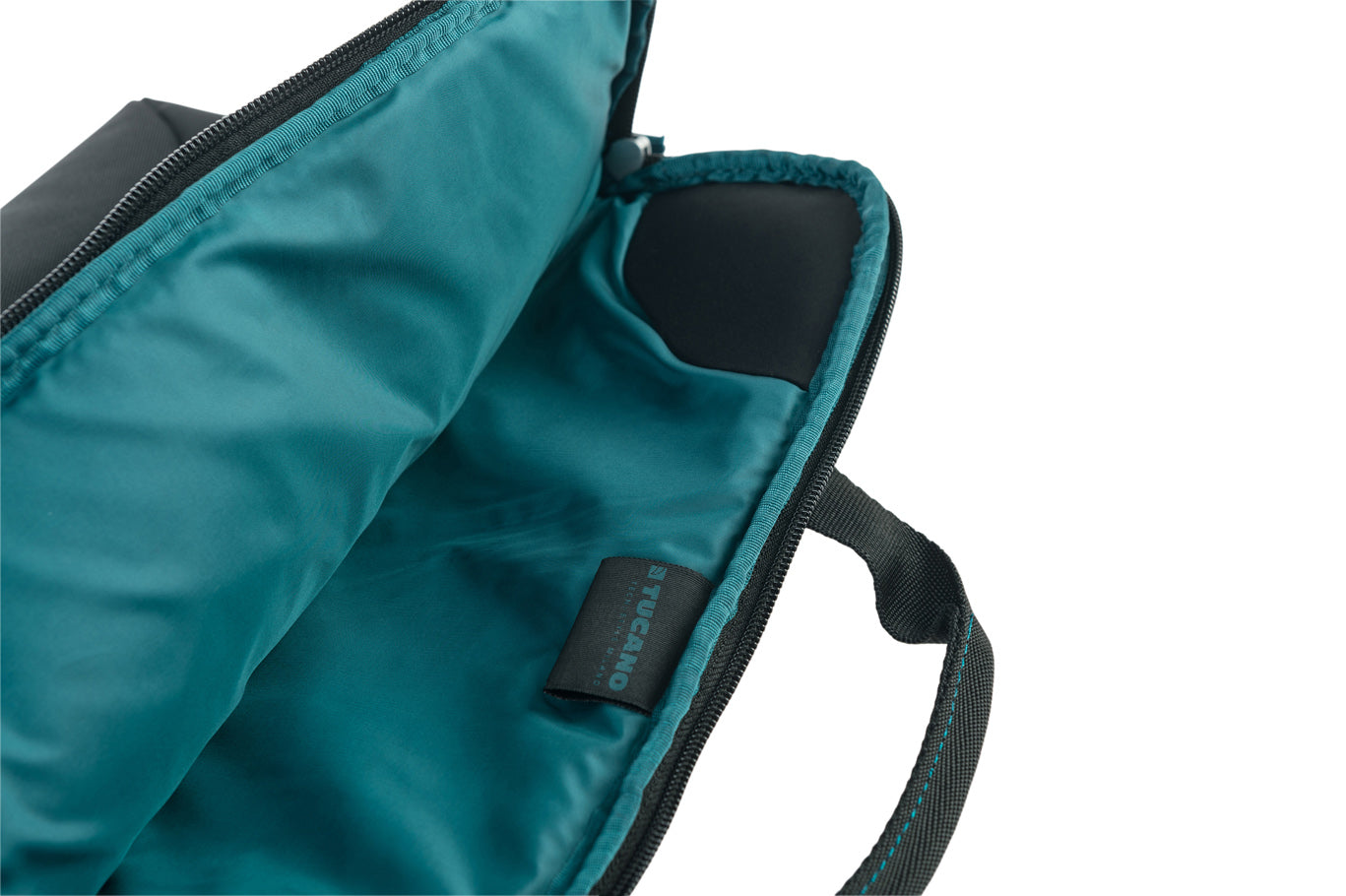 Tucano Smilza torba za računalnik 15.6" - črna - iSTYLE SI