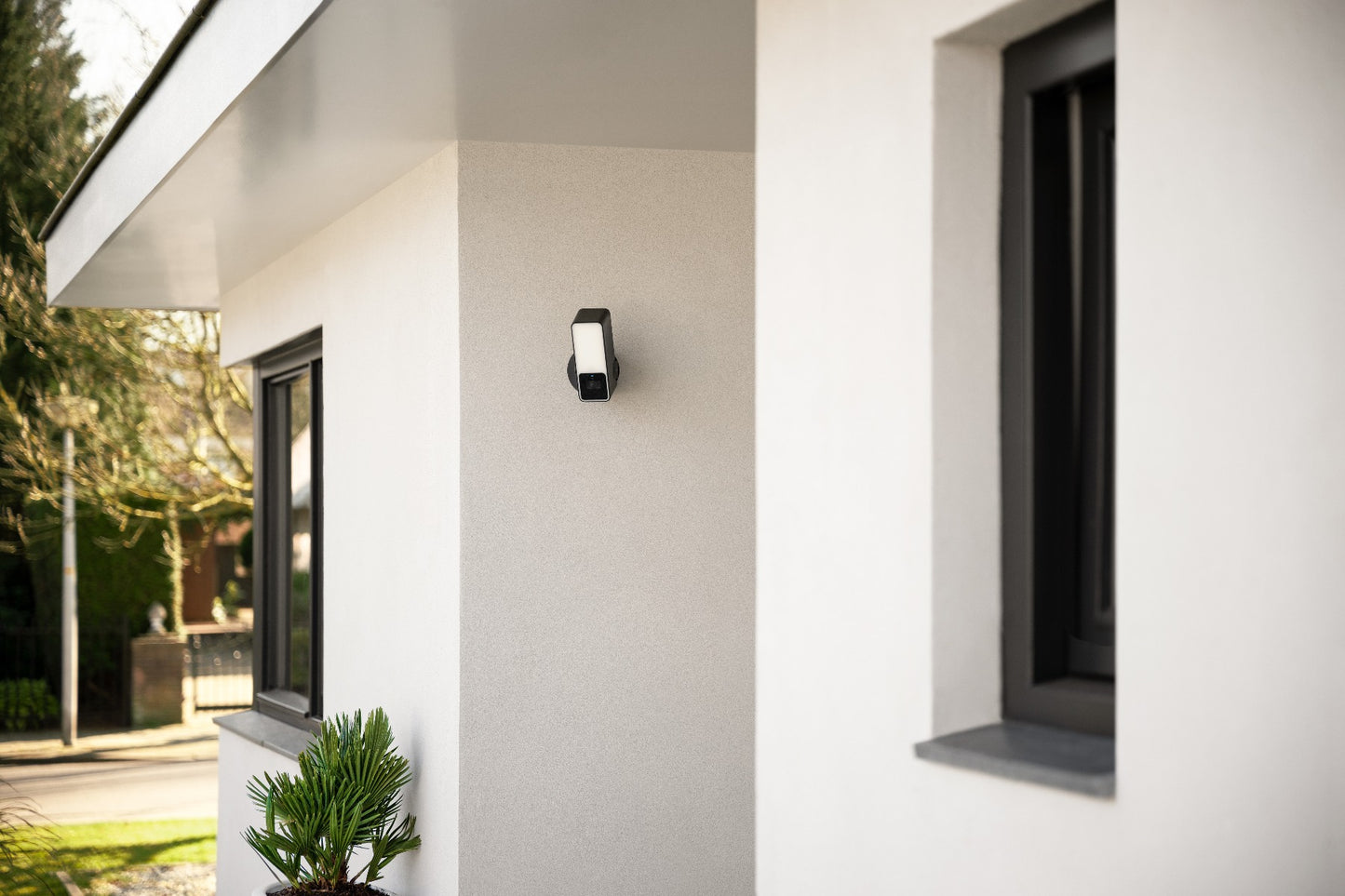 Eve Outdoor Cam Secure Floodlight kamera - iSTYLE SI