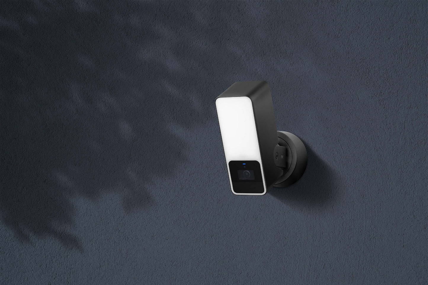 Eve Outdoor Cam Secure Floodlight kamera - iSTYLE SI
