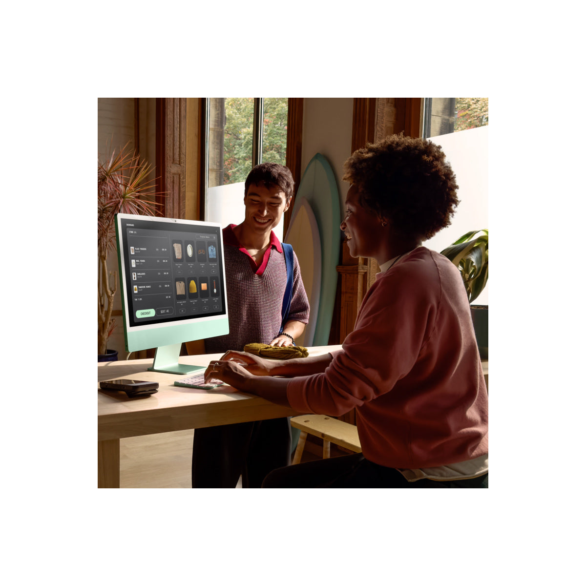 iMac 24: M4 z 8-jedrno CPE in GPE, 16 GB, 512 GB SSD, Gigabit Ethernet - srebrn - iSTYLE SI