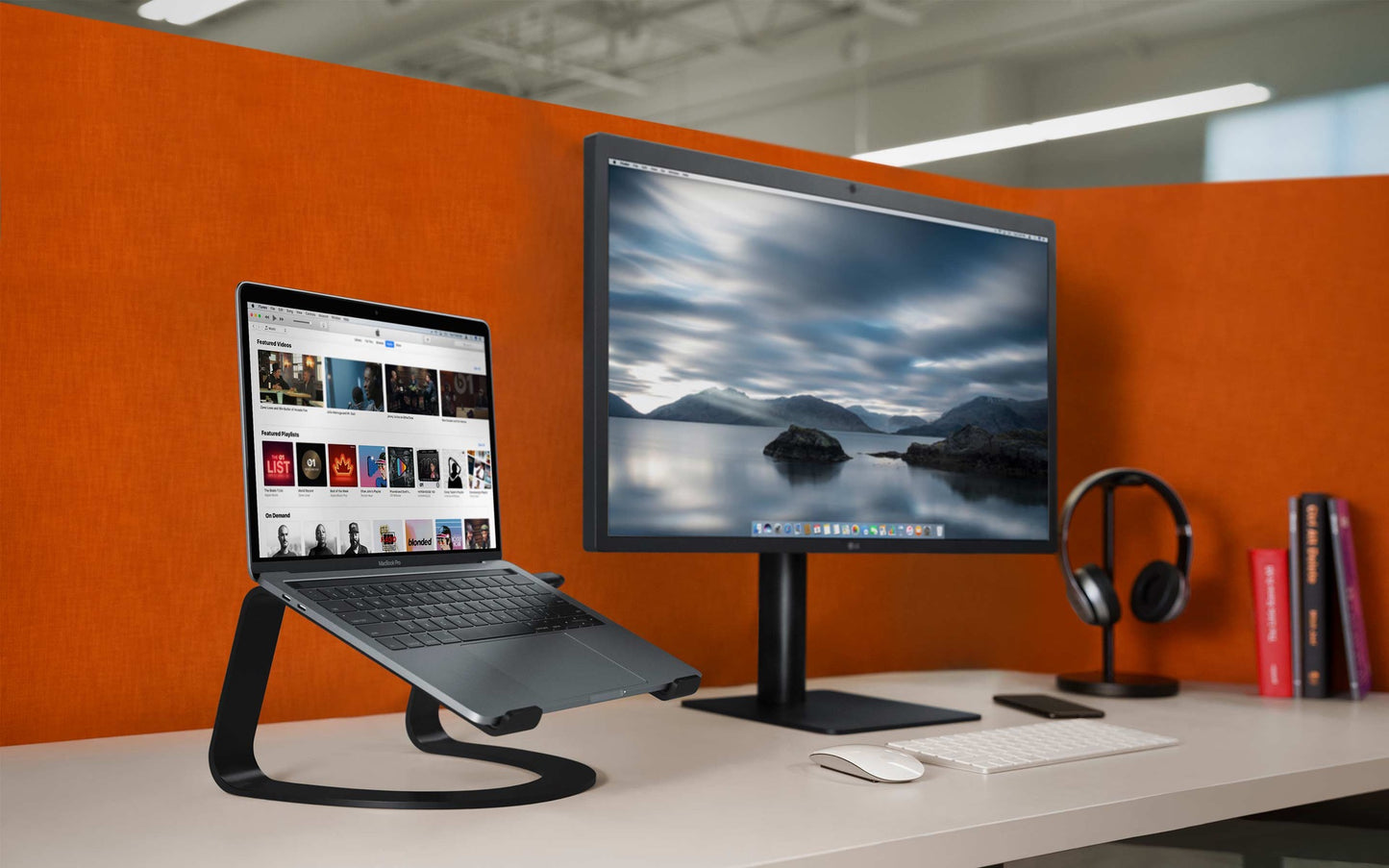 TwelveSouth Curve stojalo za MacBook - Mat Črna - iSTYLE SI