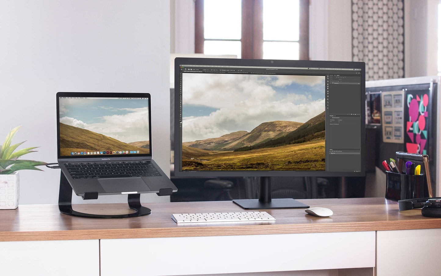 TwelveSouth Curve stojalo za MacBook - Mat Črna - iSTYLE SI