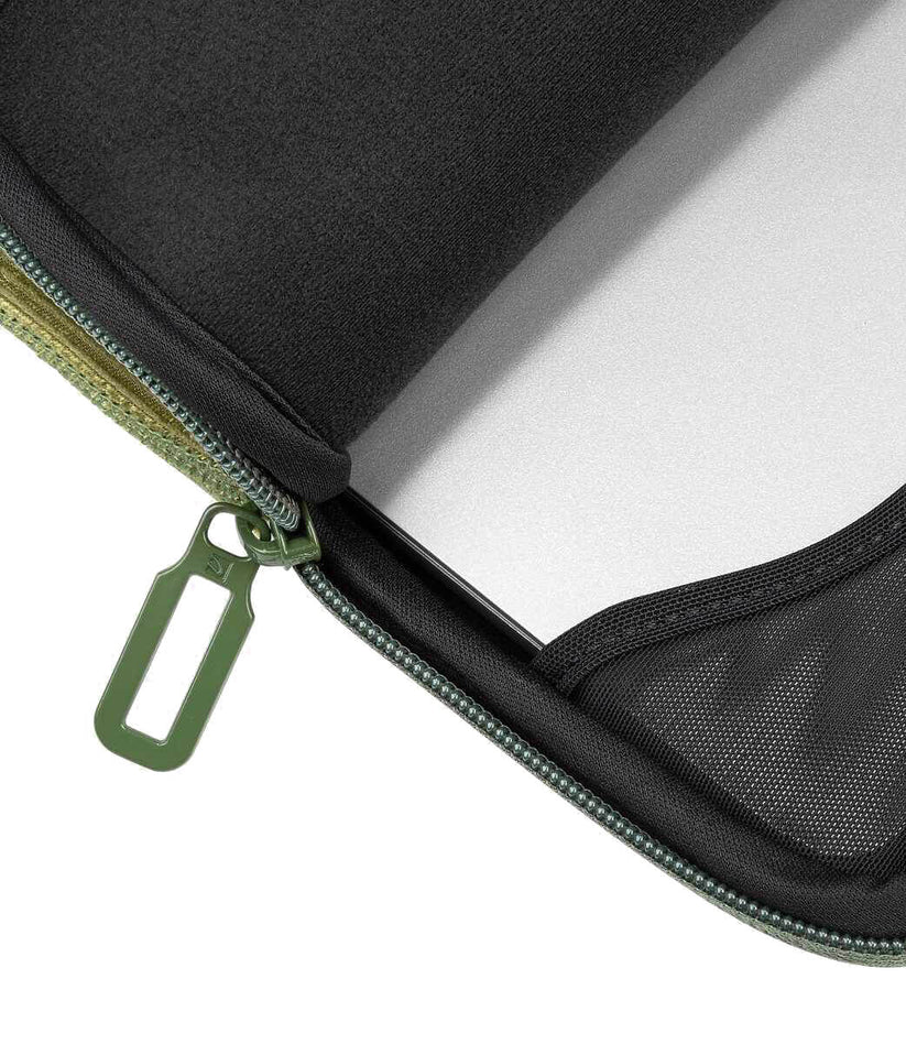 Tucano Velluto torba za MacBook Pro/Air 13" - zelena - iSTYLE SI