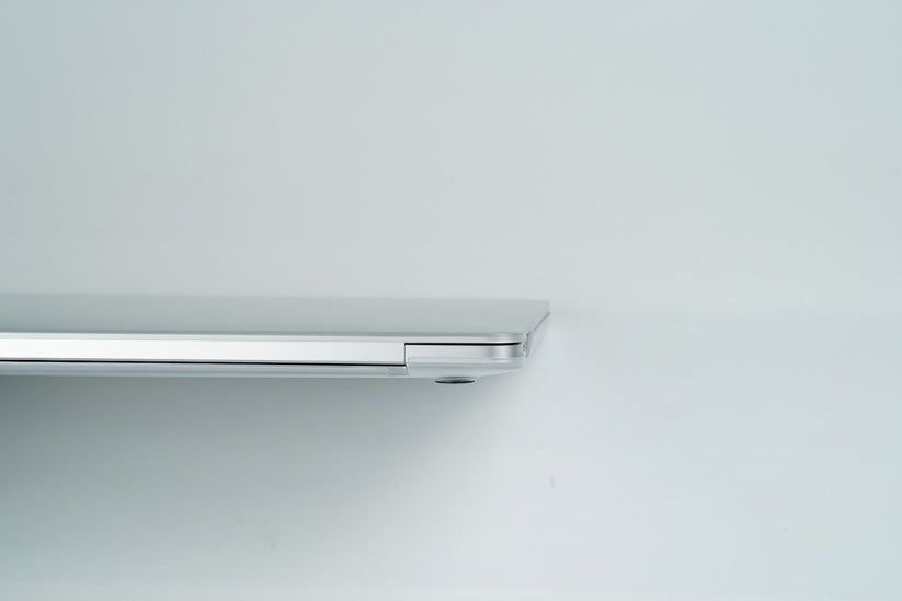 Next One Safeguard zaščita za MacBook Pro 16" - Fog Transparent - iSTYLE SI