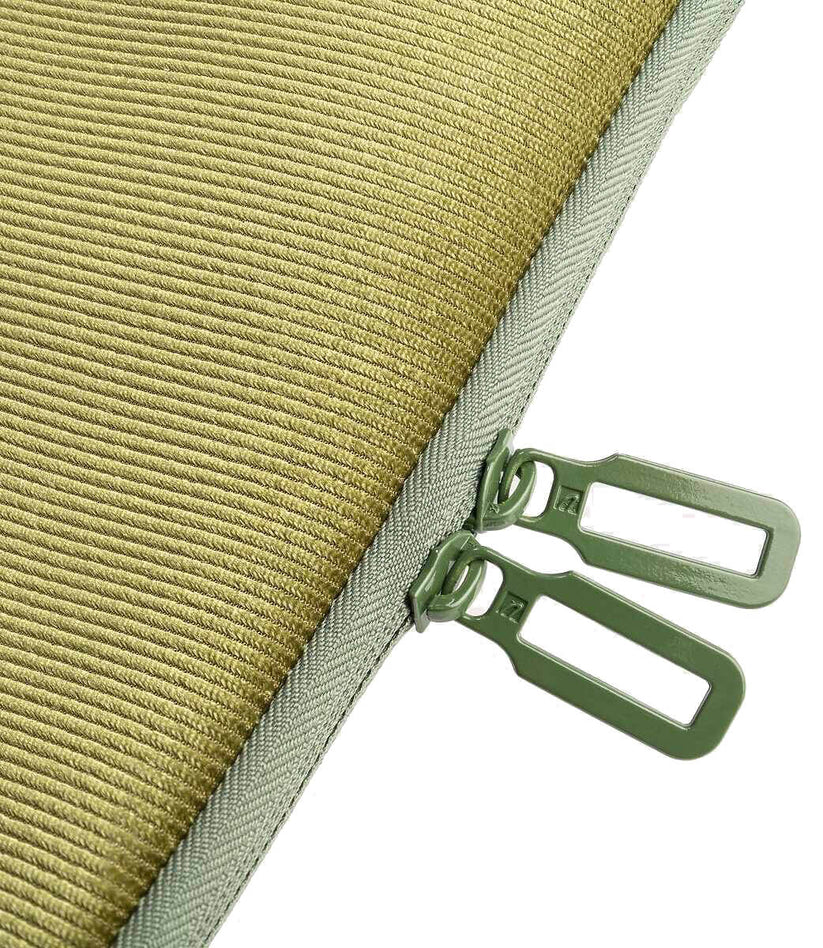 Tucano Velluto torba za MacBook Pro/Air 13" - zelena - iSTYLE SI