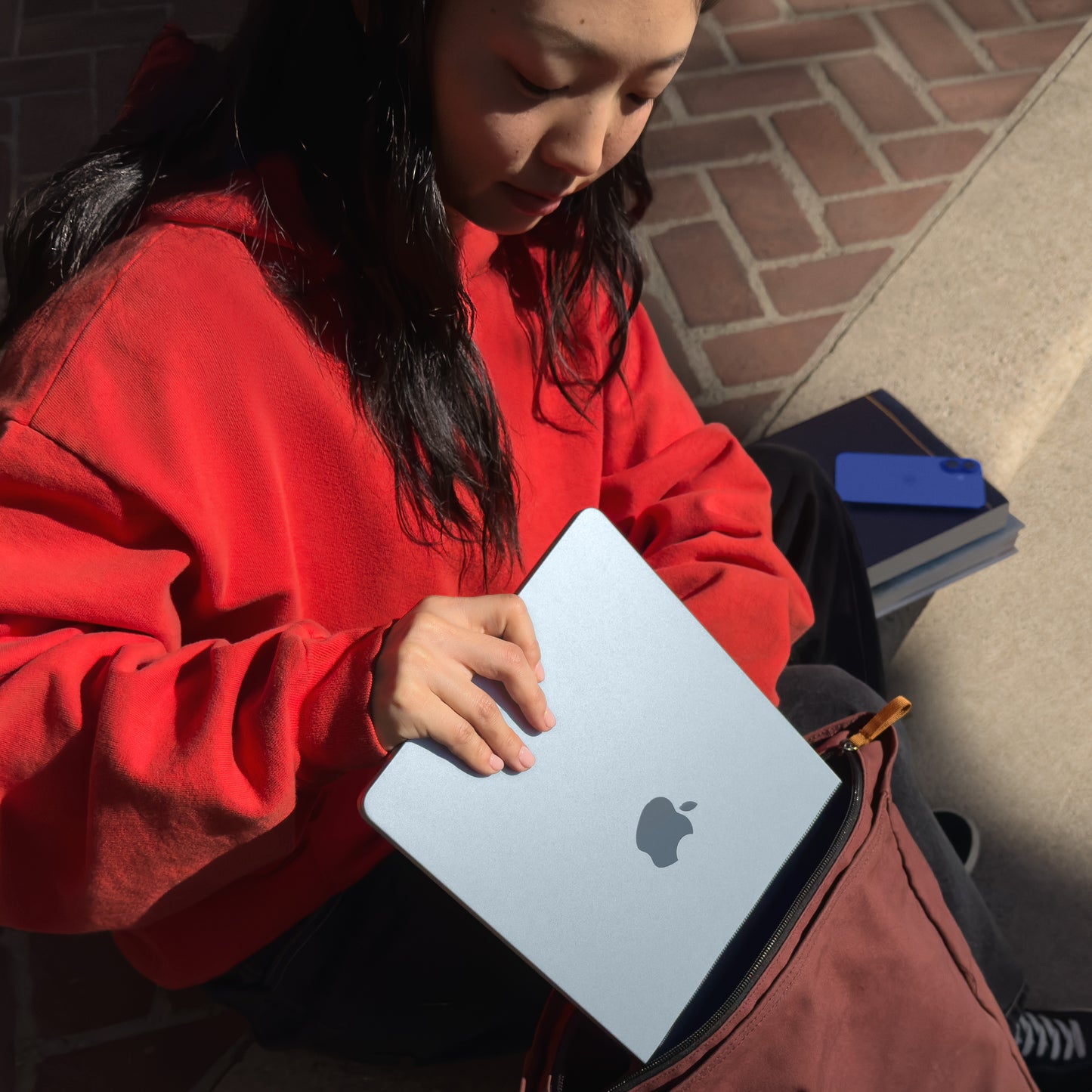 MacBook Air 13: M4 z 10‑jedrno CPE in 8‑jedrno GPE, 256 GB SSD - polnočen - iSTYLE SI