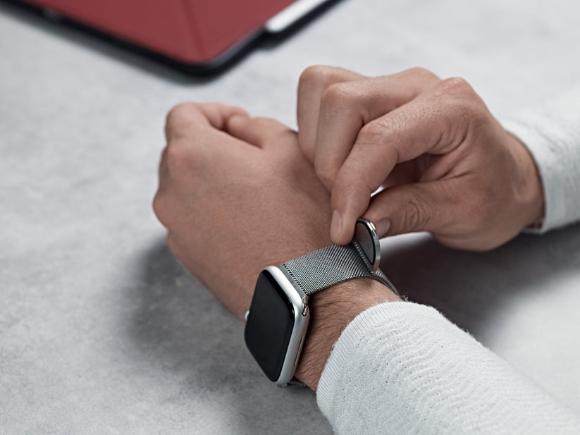 Epico Milanese pašček za Apple Watch 42/44/45/46mm - silver - iSTYLE SI