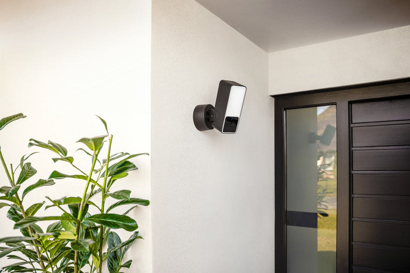Eve Outdoor Cam Secure Floodlight kamera - iSTYLE SI