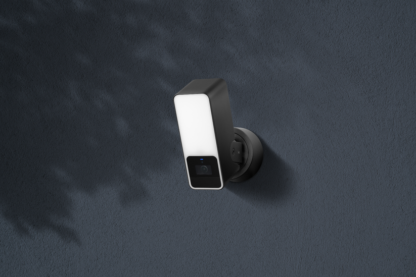 Eve Outdoor Cam Secure Floodlight kamera - iSTYLE SI